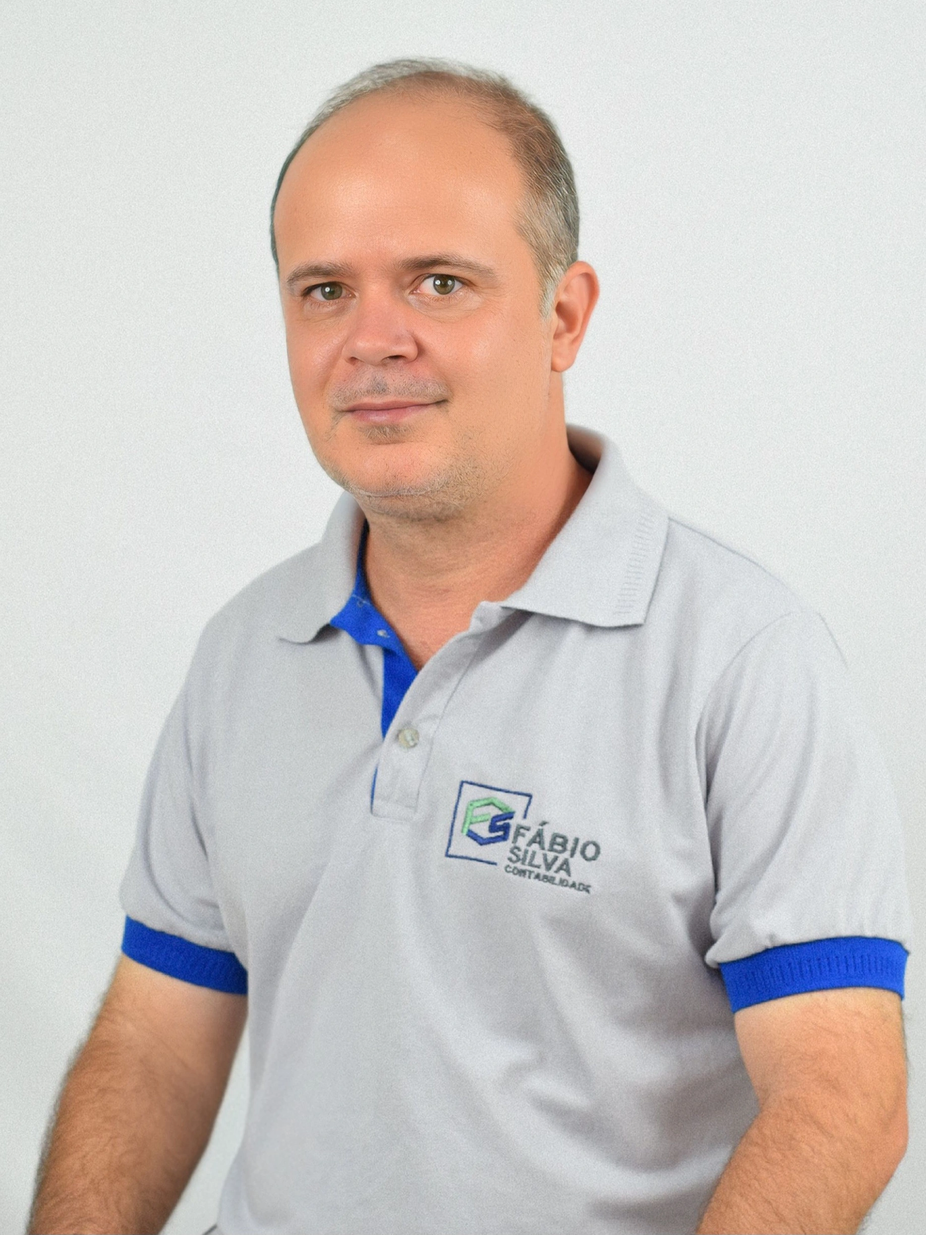 Fundador Fábio Silva sorrindo para apresentação de fundador na Fábio Silva Contabilidade